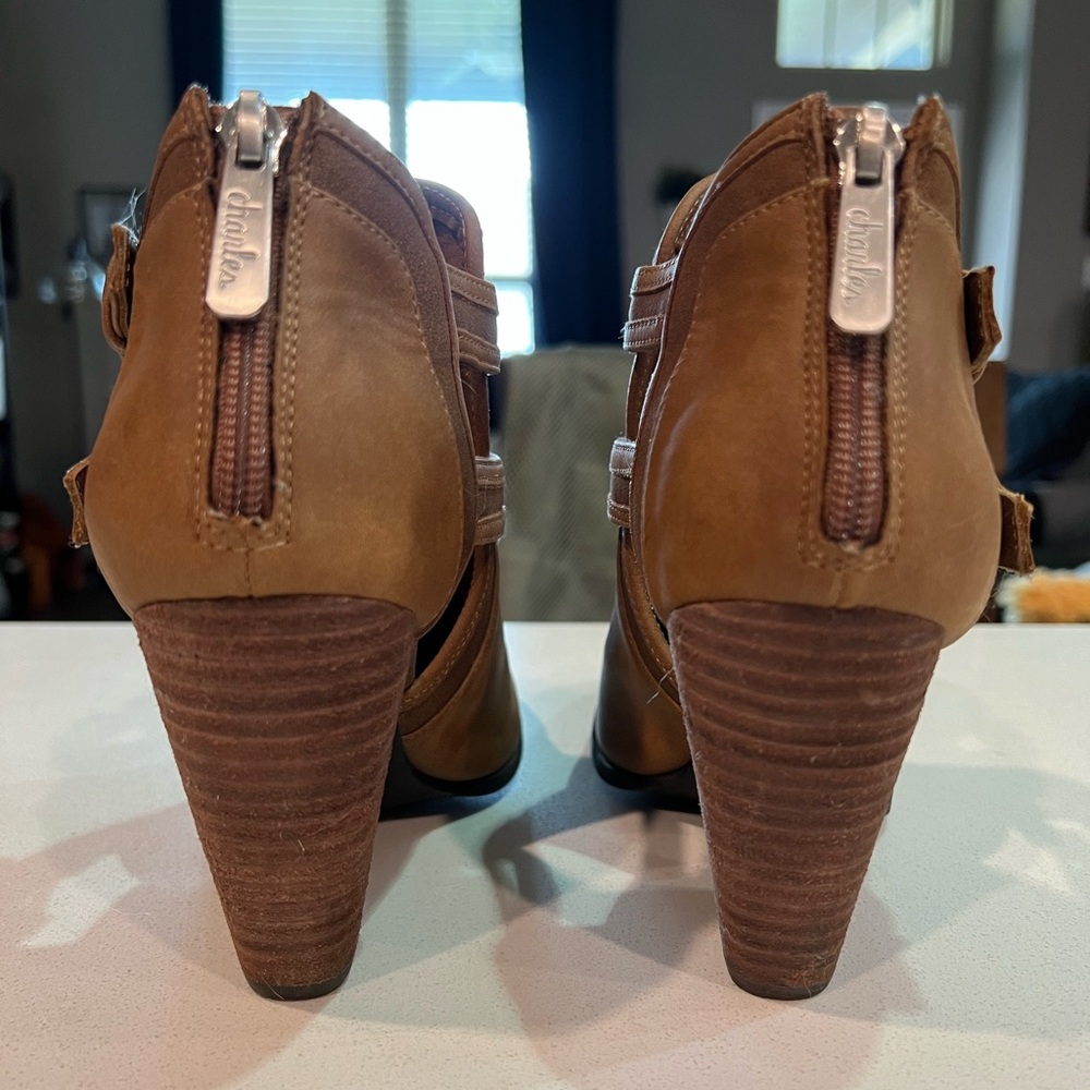 Size 7.5 Booties - Picture 4 of 4